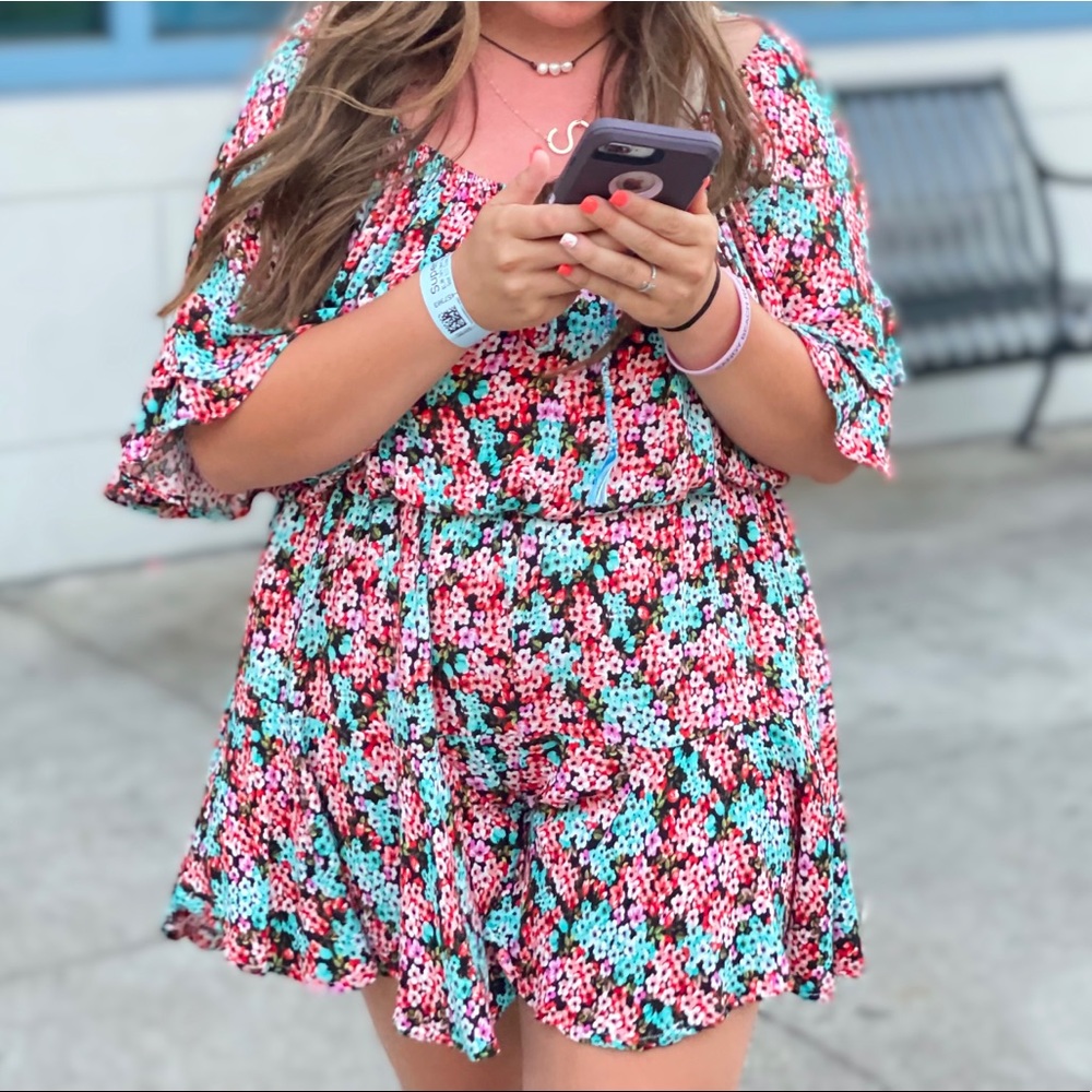 Women’s (or teen) White Birch Floral Romper sizeXL